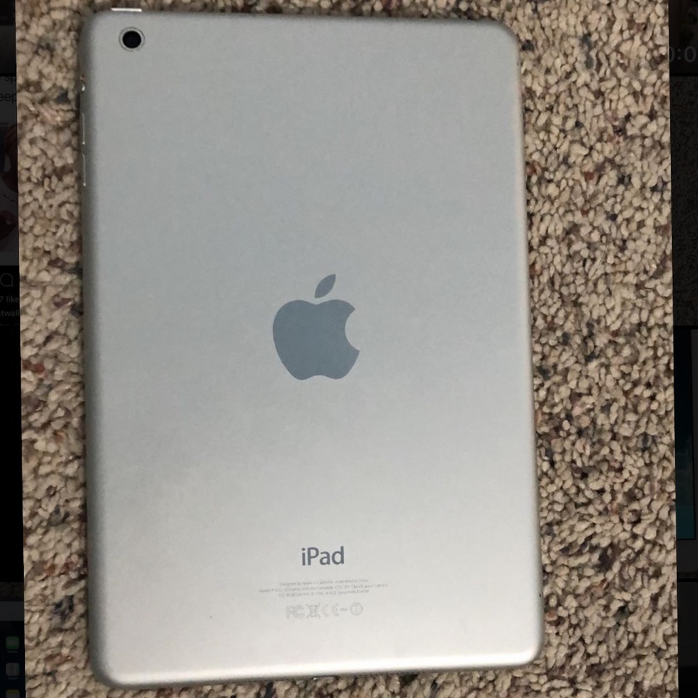 ⭐️IPAD MINI!⭐️ - Picture 2 of 7